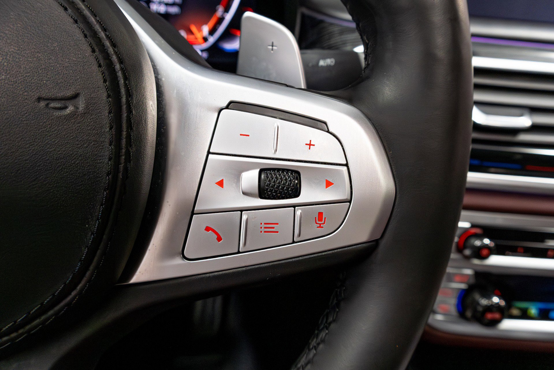 Used 2020 BMW 750i xDrive w/ Executive Package image 56