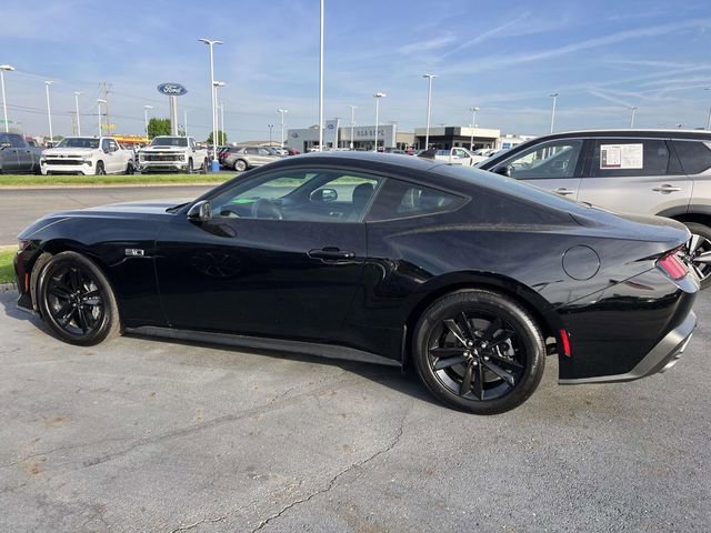 Used 2024 Ford Mustang GT RWD image 4