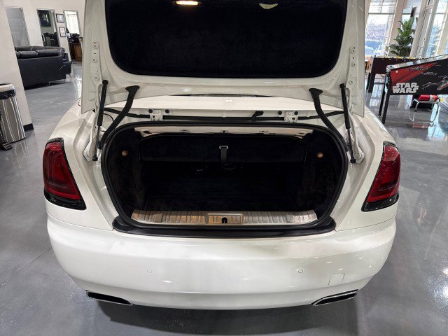 Used 2017 Rolls-Royce Dawn image 13