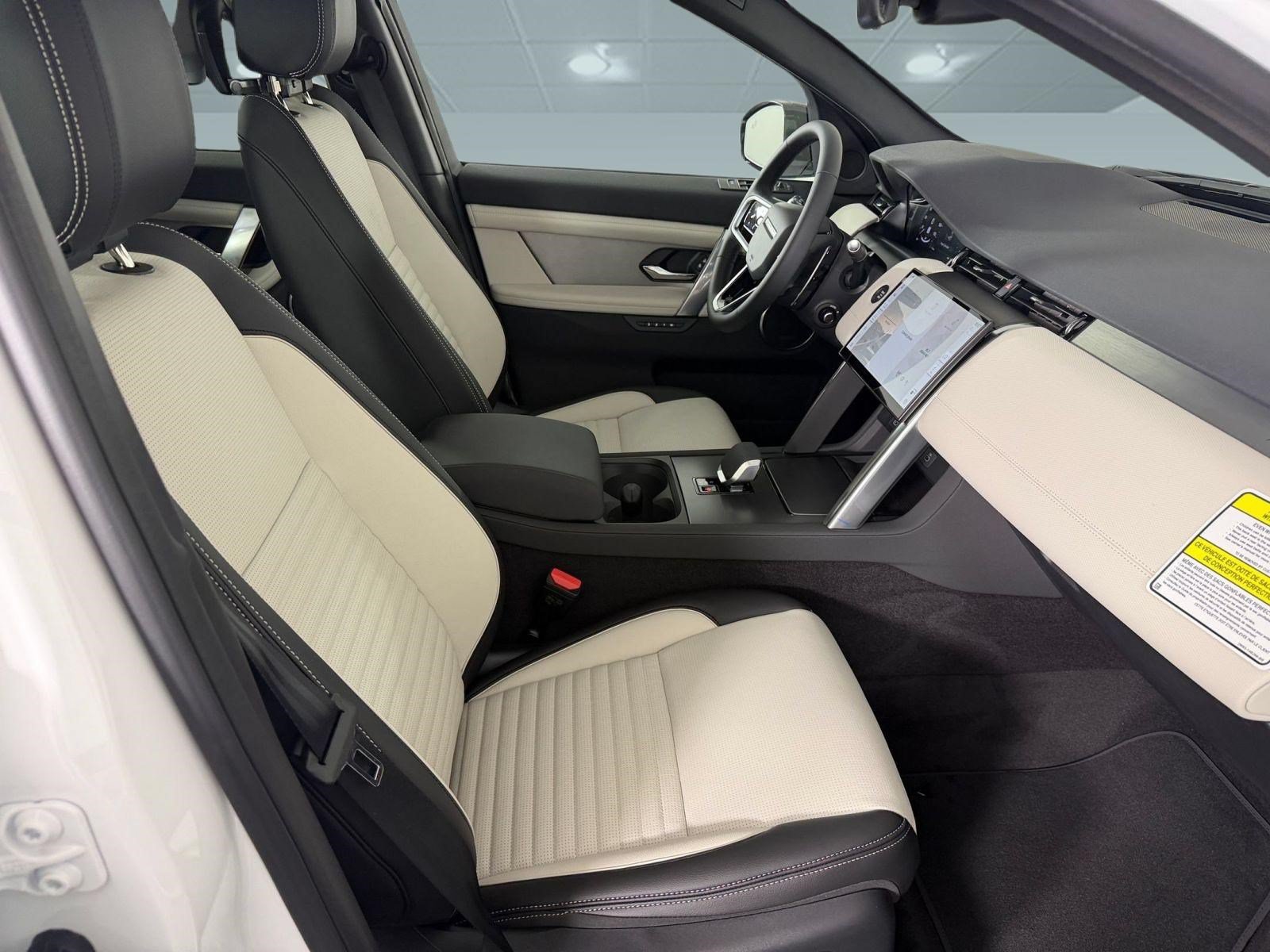 New 2026 Land Rover Discovery Sport Landmark AWD/4WD image 23