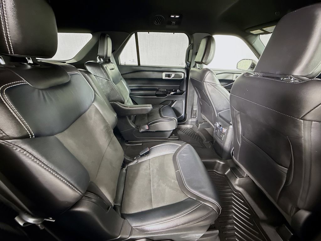 Used 2022 Ford Explorer ST image 30