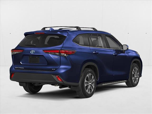 New 2026 Toyota Highlander XLE image 2