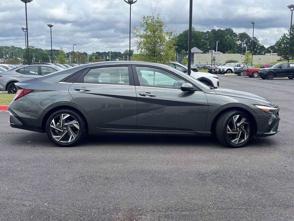 Certified 2024 Hyundai Elantra SEL w/ Convenience Package FWD image 2