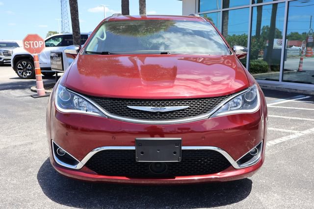 Used 2017 Chrysler Pacifica Limited image 2