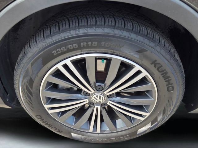 Used 2018 Volkswagen Tiguan SEL FWD image 19