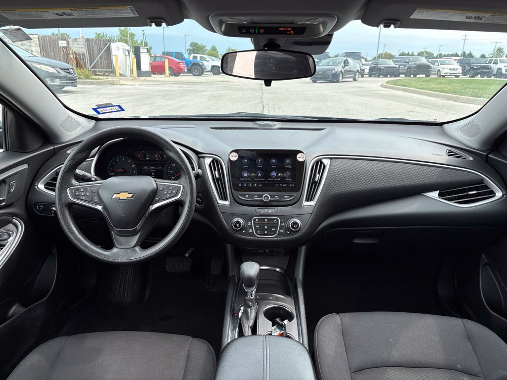 Used 2025 Chevrolet Malibu LT FWD image 21