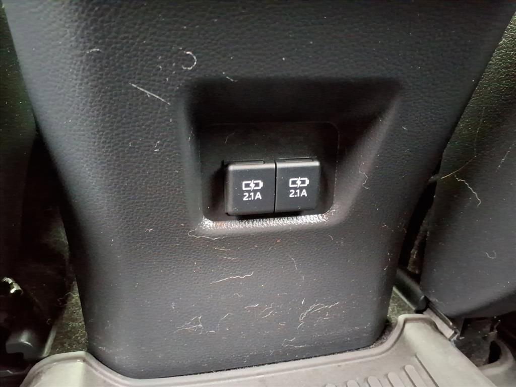 Used 2021 Toyota RAV4 XLE w/ Convenience Package image 15