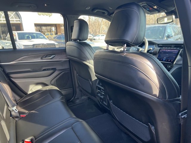 Used 2024 Jeep Grand Cherokee Limited image 14