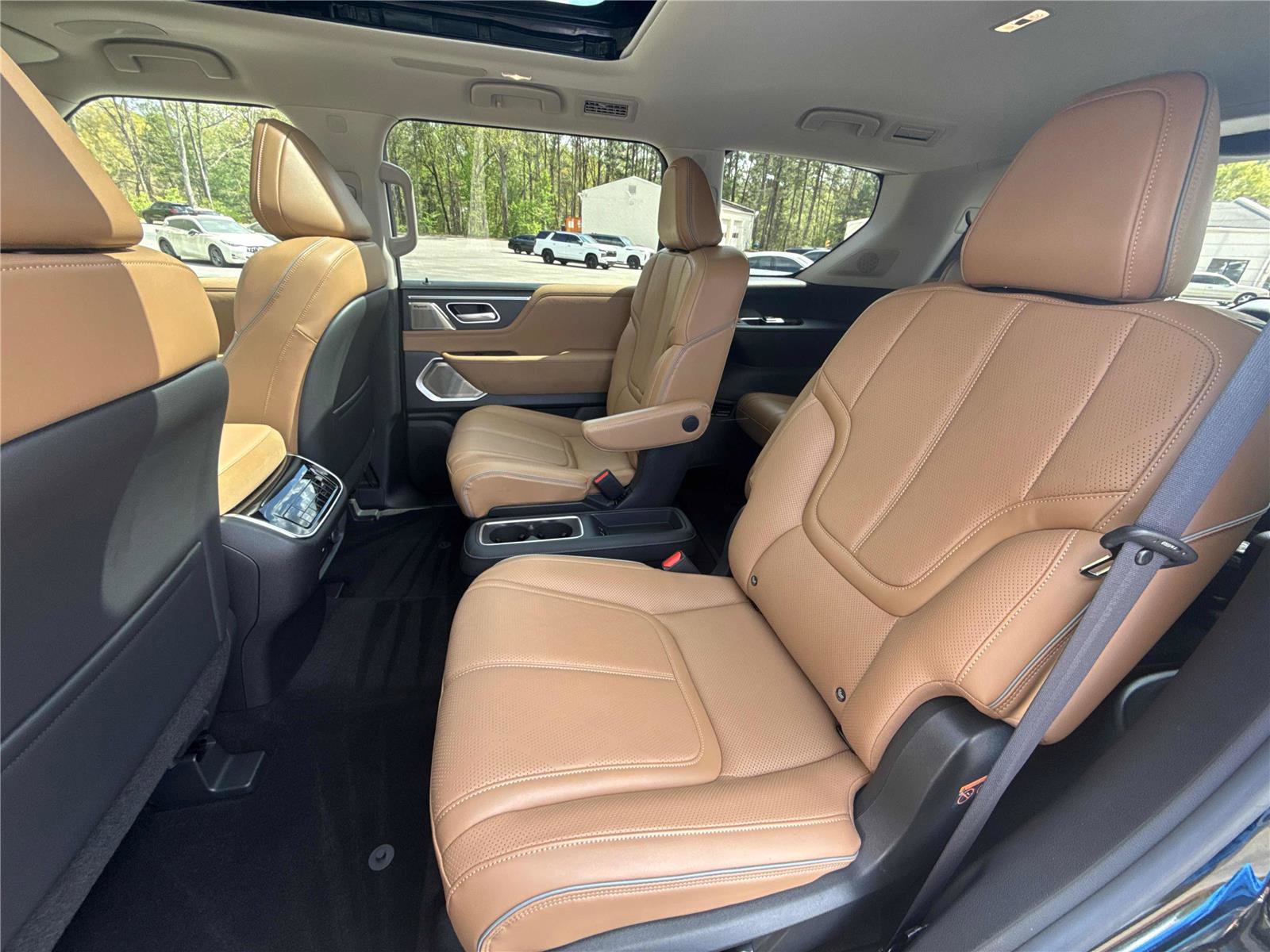 Certified 2025 INFINITI QX80 Sensory AWD/4WD image 11