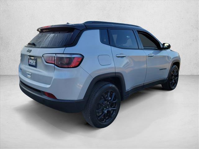 Used 2024 Jeep Compass Latitude w/ Altitude Special Edition AWD/4WD image 5