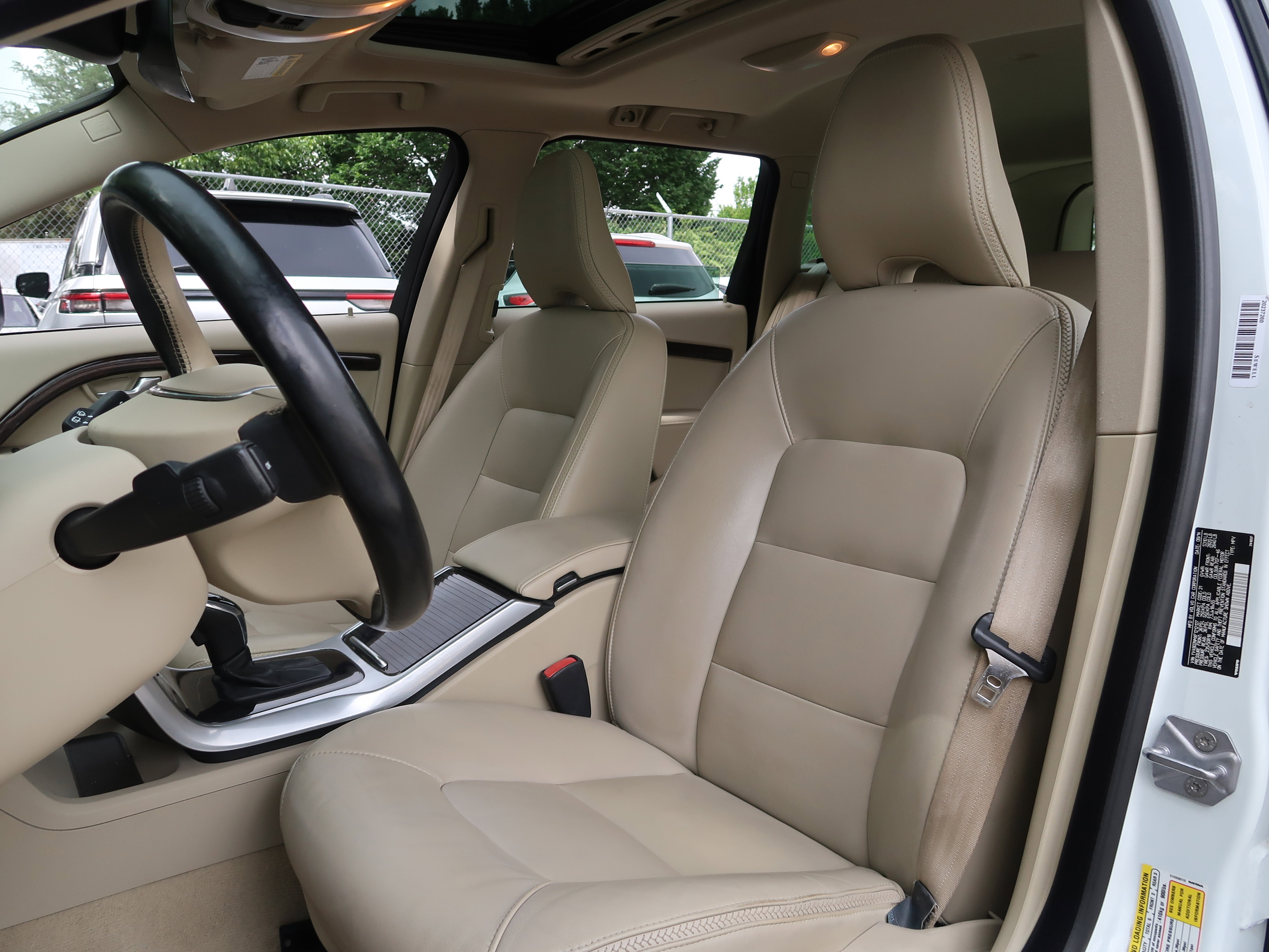 Used 2015 Volvo XC70 T6 Platinum w/ Climate Package AWD/4WD image 12