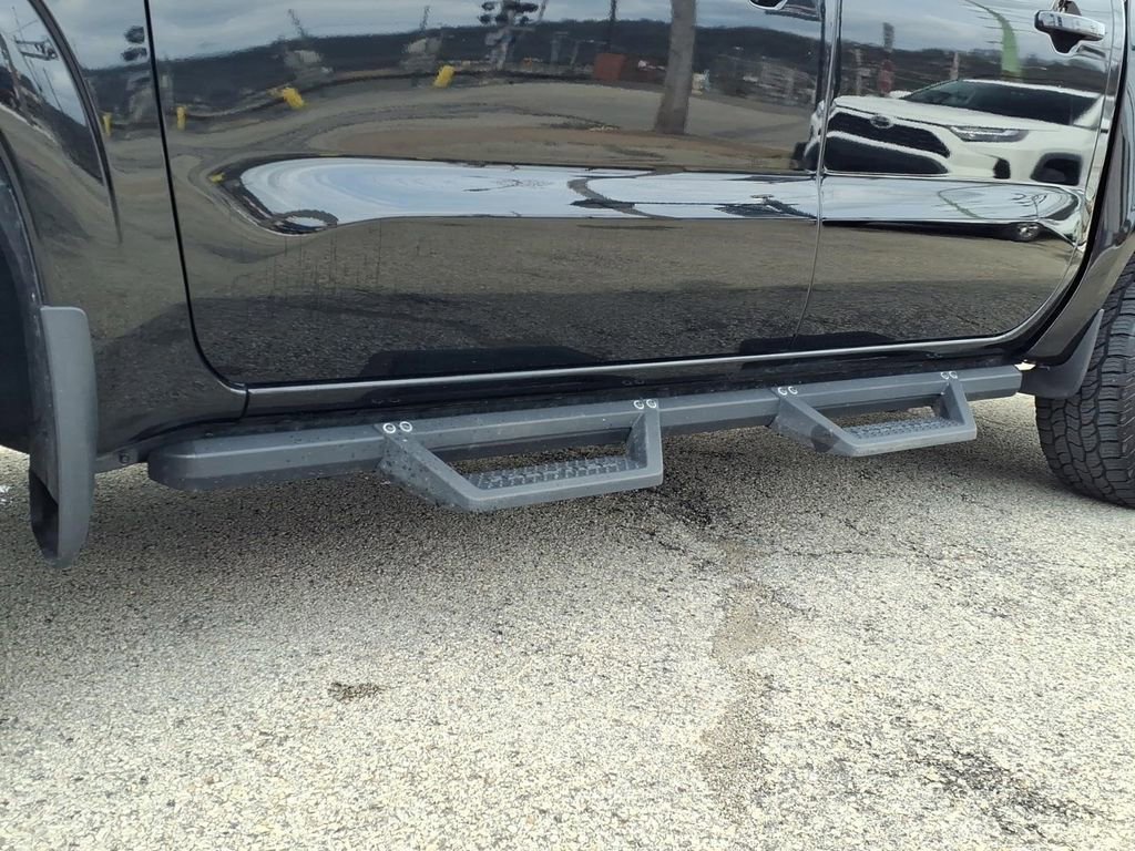 Used 2022 Nissan Frontier SV image 11