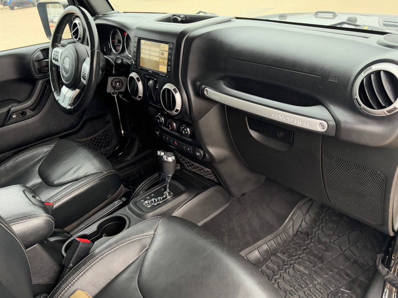 Used 2015 Jeep Wrangler Rubicon image 32