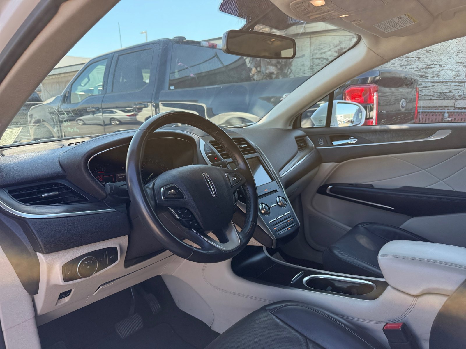 Used 2019 Lincoln MKC Reserve image 16