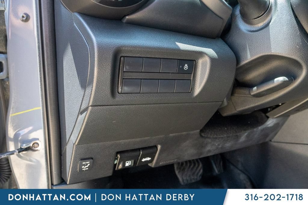 Used 2023 Nissan Kicks SR w/ SR Premium Package FWD image 16