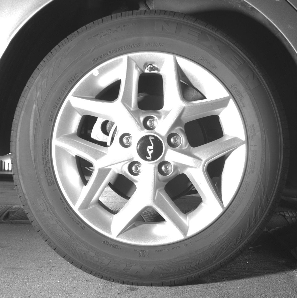 Used 2025 Kia Soul LX w/ LX Technology Package FWD image 15