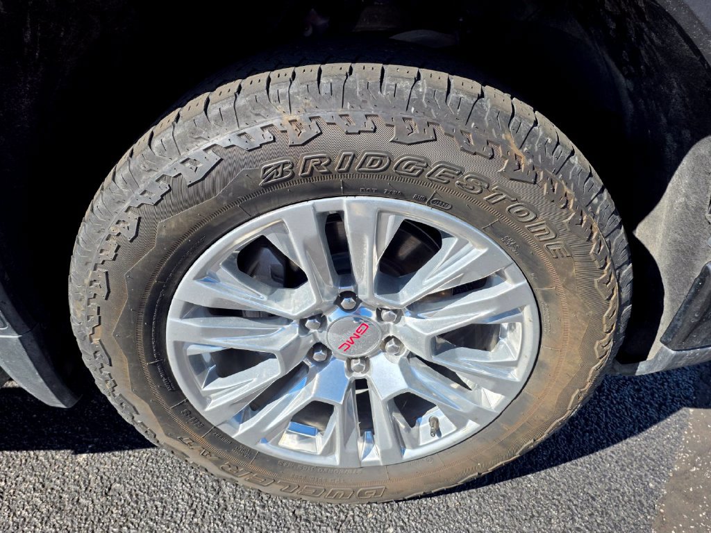Used 2025 GMC Sierra 1500 Denali AWD/4WD image 12