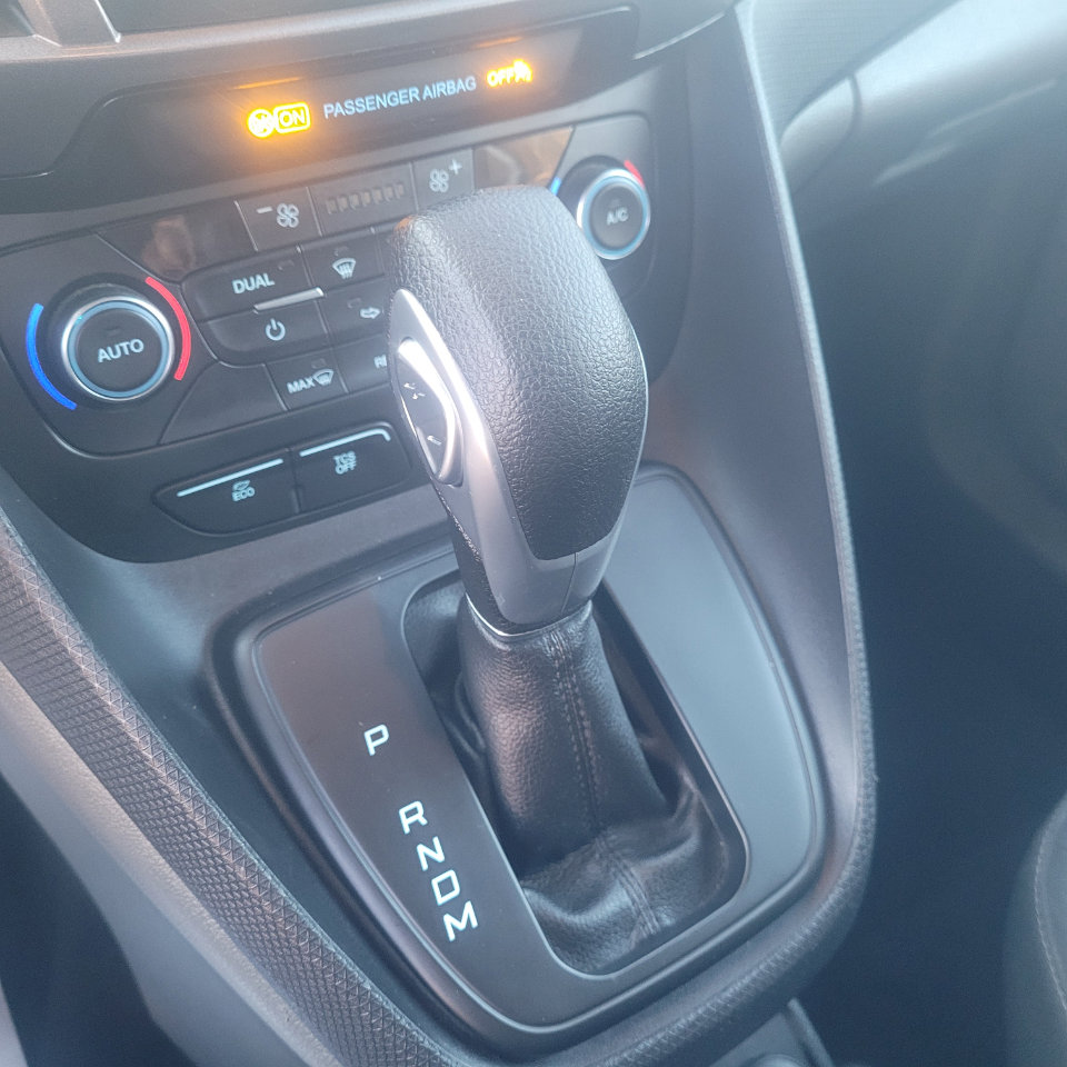 Used 2021 Ford Transit Connect XLT image 21