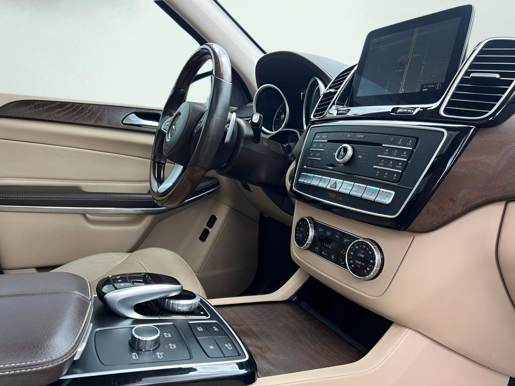 Used 2017 Mercedes-Benz GLS 550 4MATIC image 33