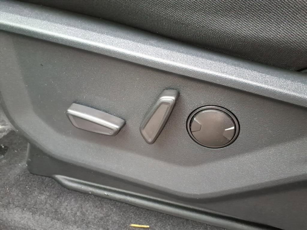 New 2026 Ford F150 XLT w/ Equipment Group 302A MID image 19