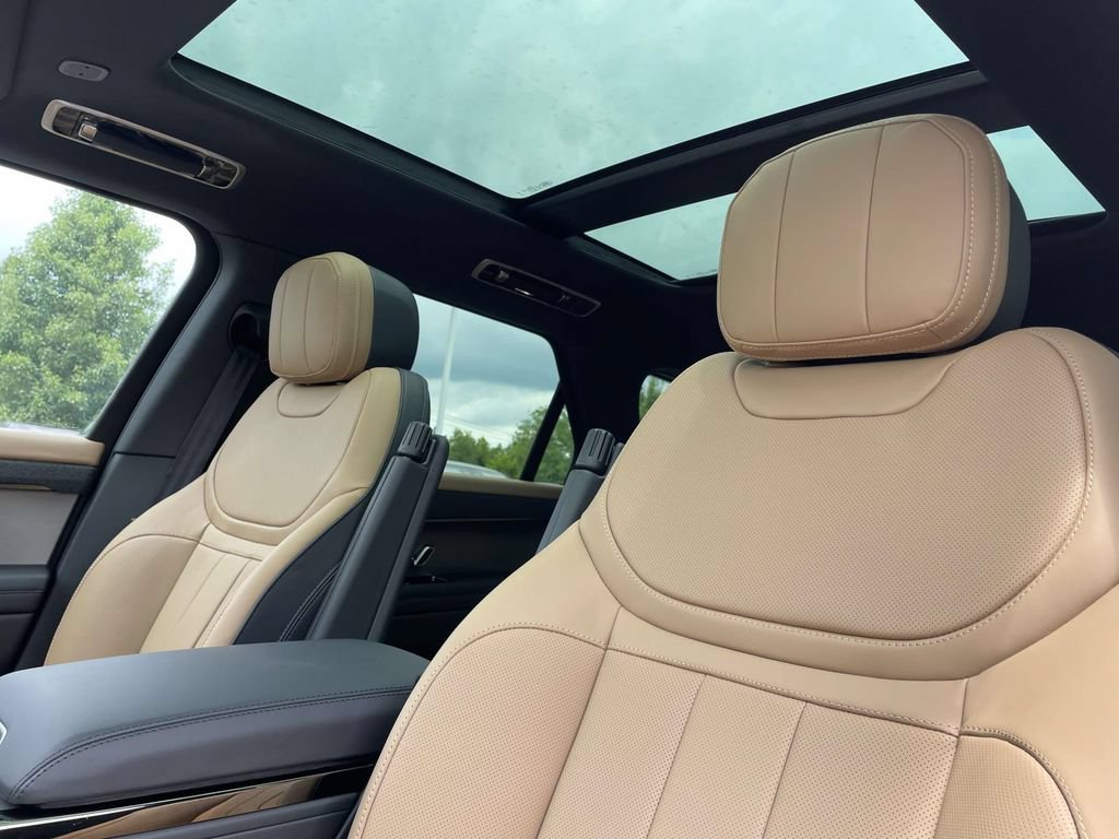 New 2026 Land Rover Range Rover Sport Dynamic SE AWD/4WD image 15