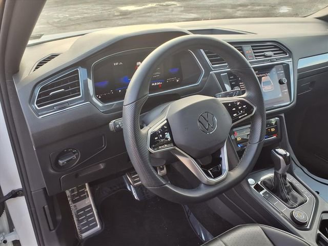 Used 2023 Volkswagen Tiguan SE R-Line image 57