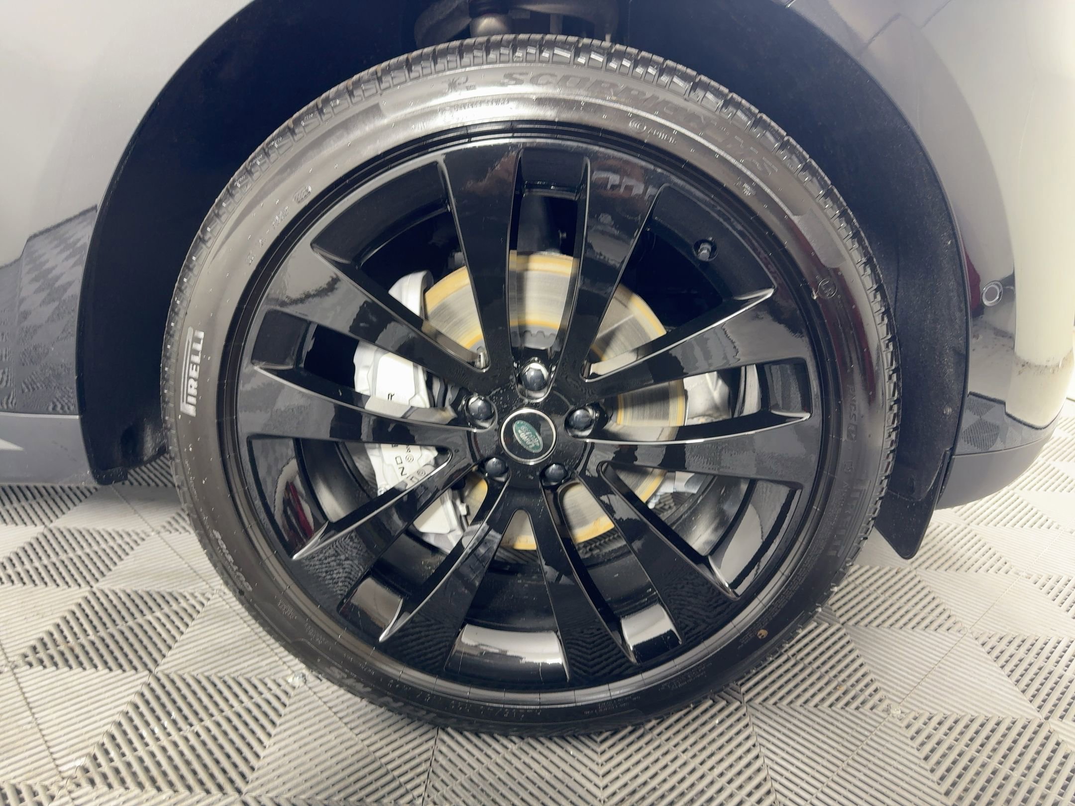 New 2025 Land Rover Range Rover Sport SE image 12