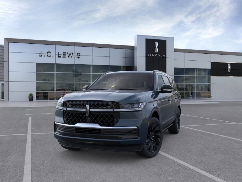 New 2026 Lincoln Navigator Reserve w/ Jet Appearance Package image 3