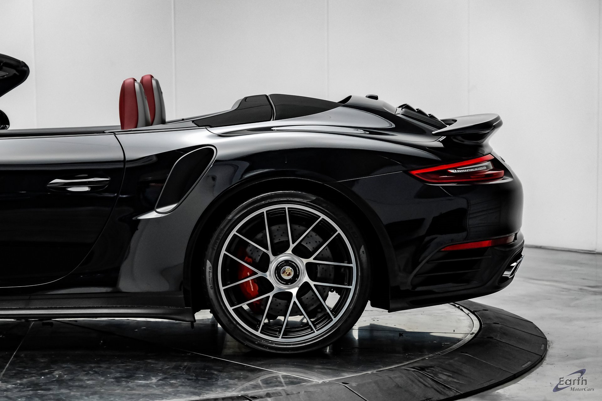 Used 2019 Porsche 911 Turbo image 10