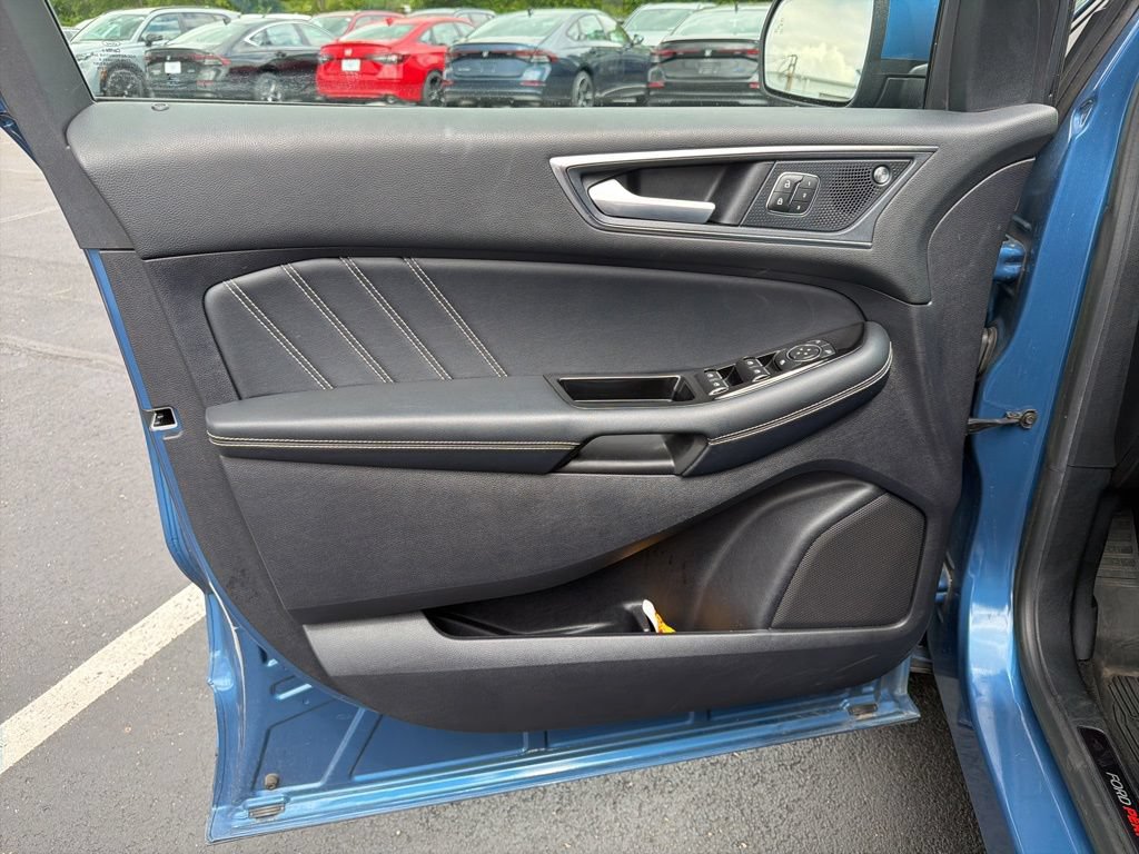 Used 2019 Ford Edge ST w/ Equipment Group 401A AWD/4WD image 18