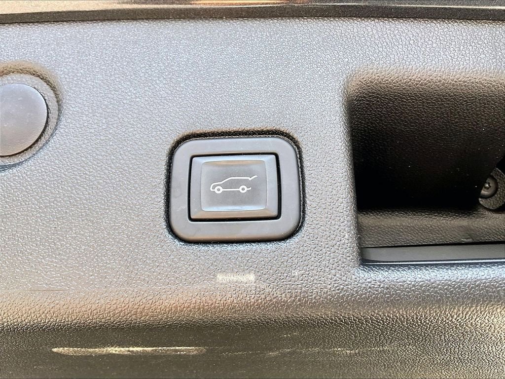 Used 2021 Chevrolet Equinox Premier AWD/4WD image 36