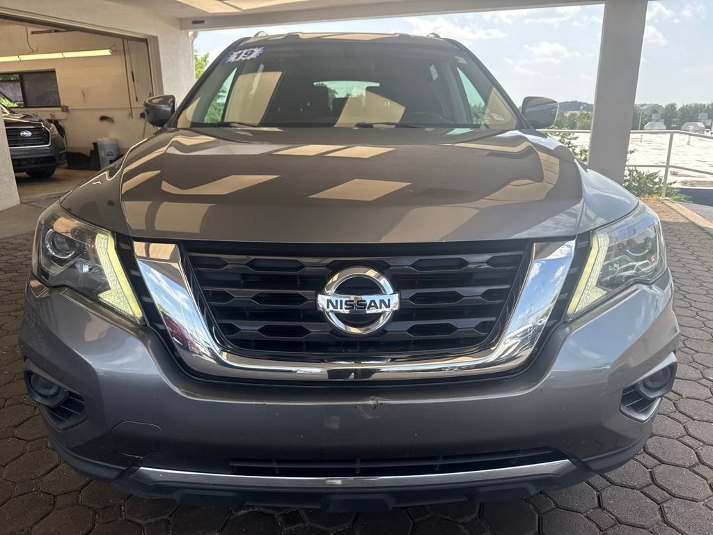 Used 2019 Nissan Pathfinder S AWD/4WD image 2