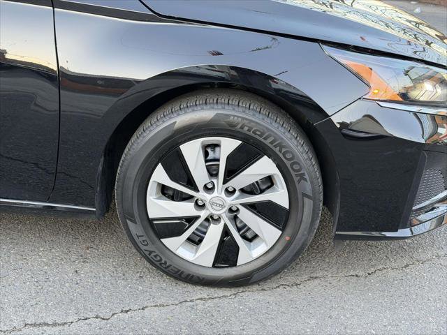 Used 2025 Nissan Altima 2.5 S image 8