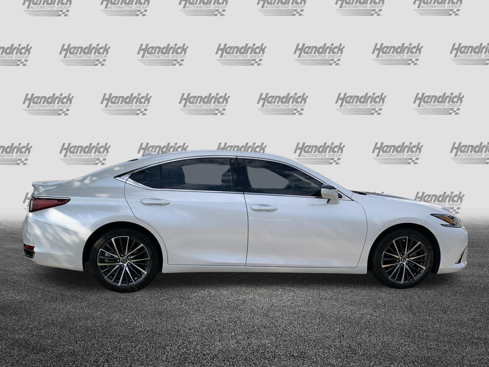 Used 2025 Lexus ES 300h w/ Premium Package FWD image 11