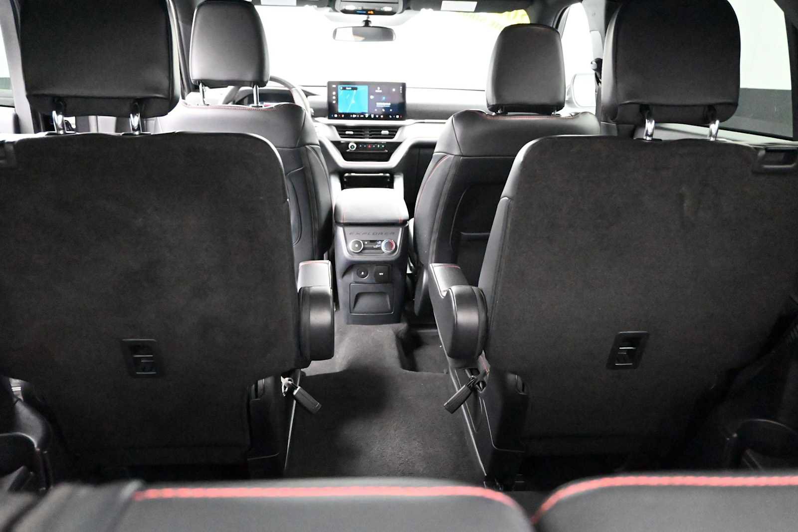 Used 2025 Ford Explorer ST-Line AWD/4WD image 76