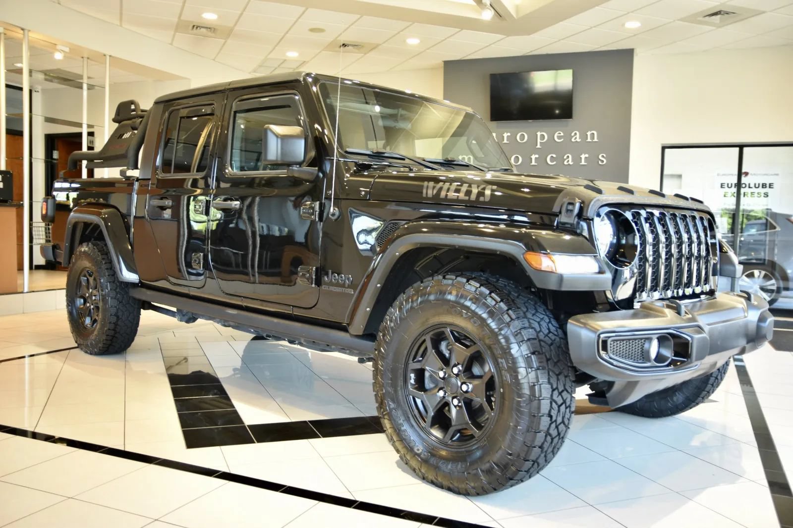 Used 2021 Jeep Gladiator Sport AWD/4WD image 1