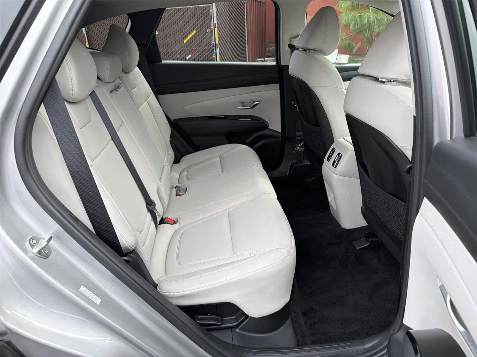 Used 2025 Hyundai Tucson Limited AWD/4WD image 14