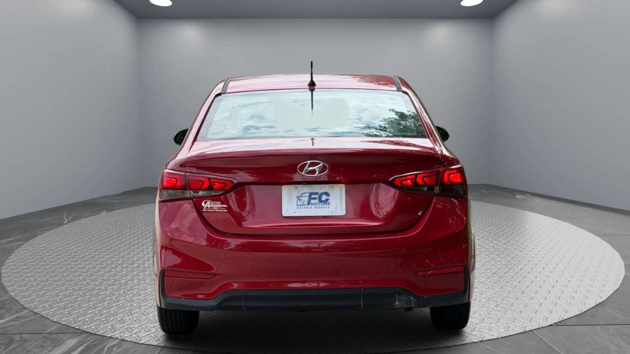 Used 2021 Hyundai Accent SE w/ Cargo Package FWD image 5