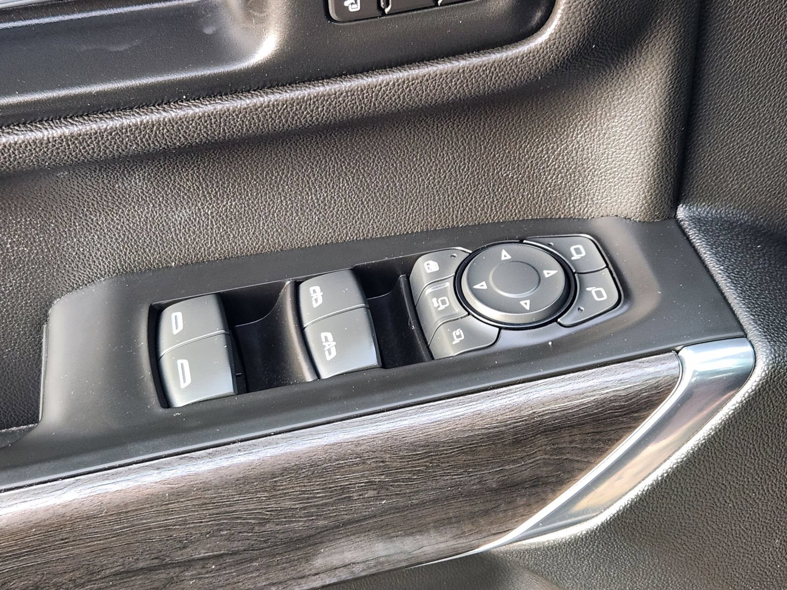 Used 2020 Chevrolet Silverado 3500 LTZ AWD/4WD image 30