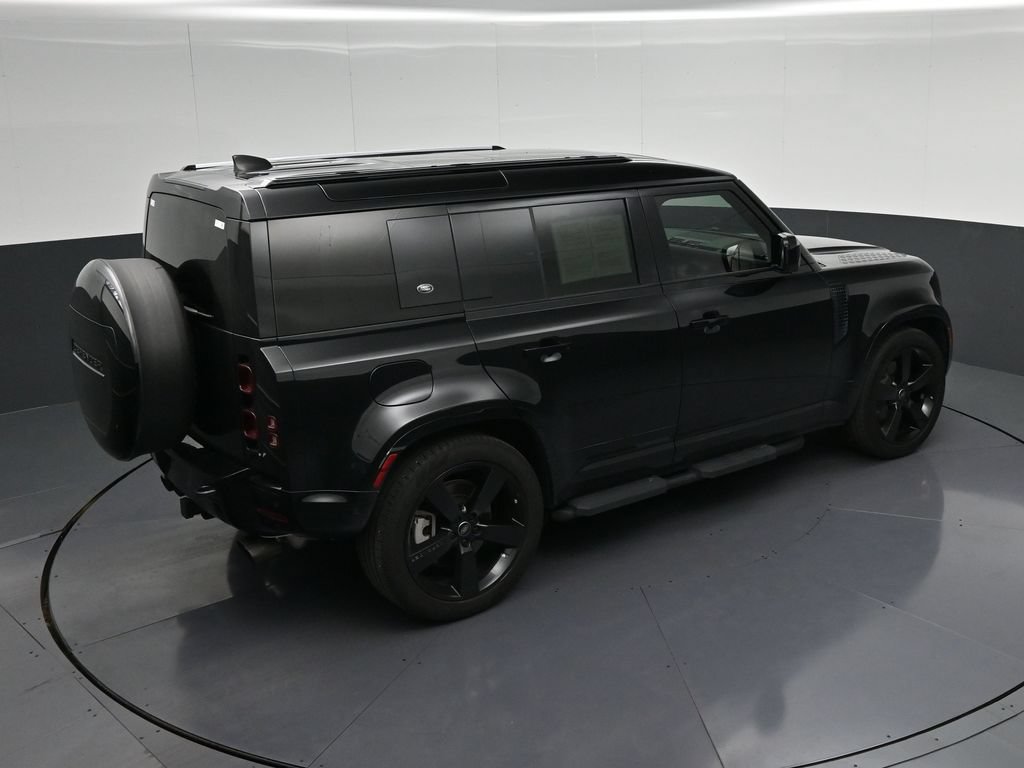 Used 2024 Land Rover Defender 110 X-Dynamic SE AWD/4WD image 18