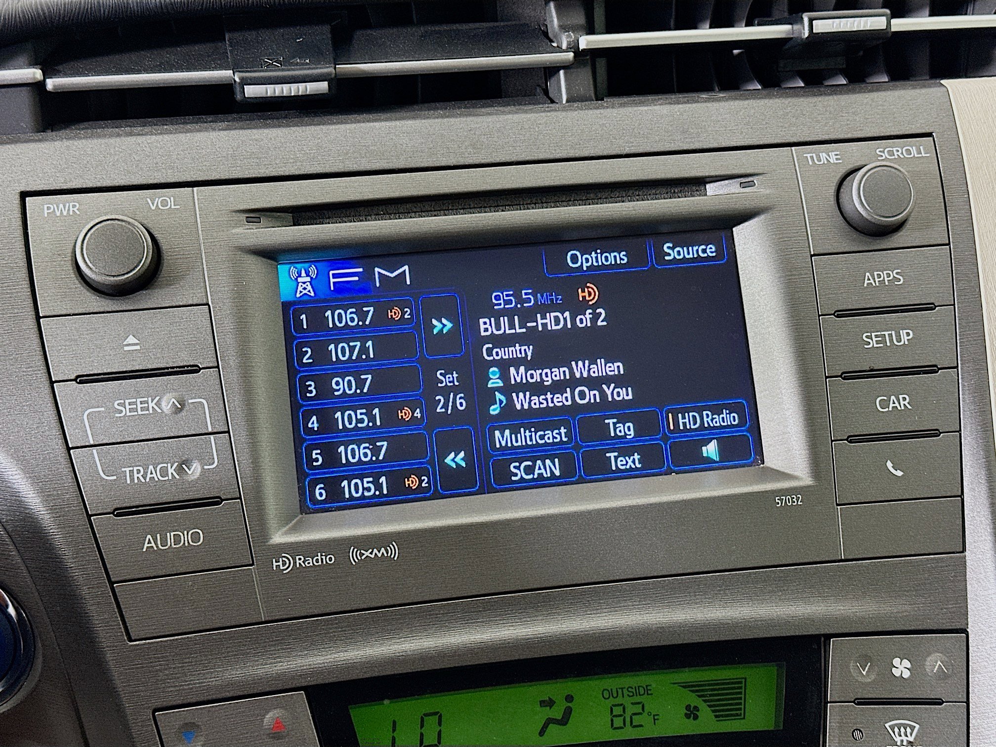 Used 2015 Toyota Prius Three w/ Preferred Accessory Package FWD image 19