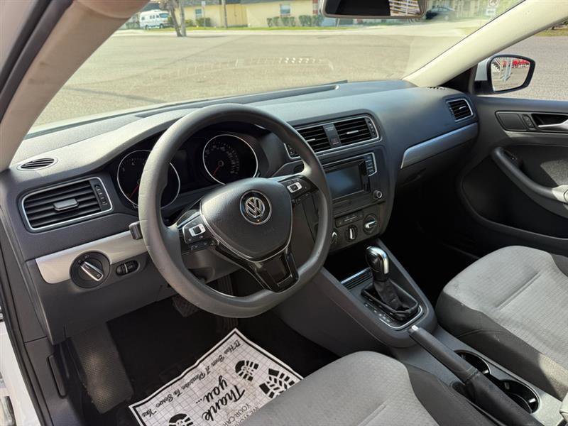 Used 2017 Volkswagen Jetta S image 8