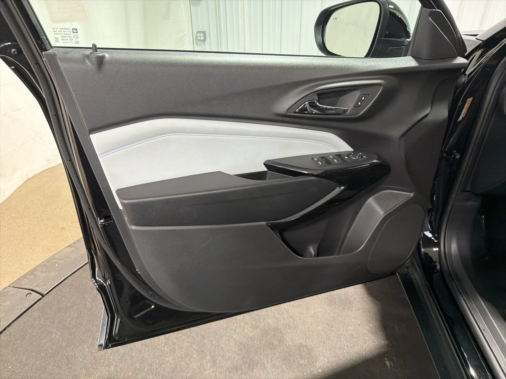 New 2026 Chevrolet Trax LT image 4