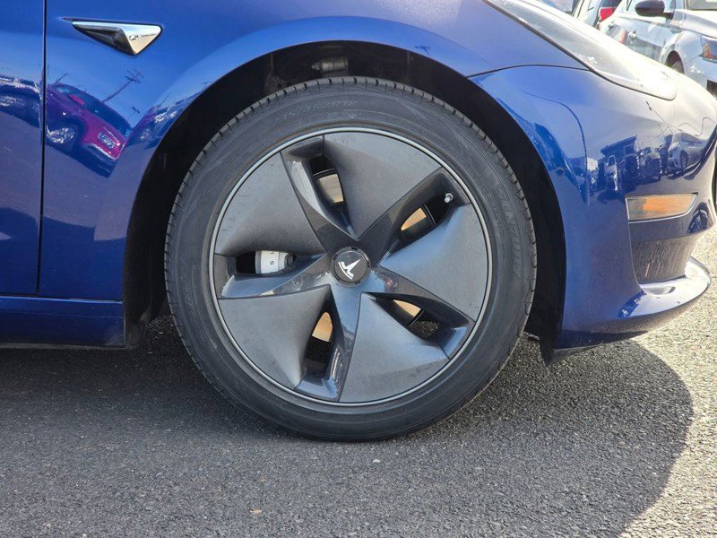 Used 2020 Tesla Model 3 Standard Range RWD image 11
