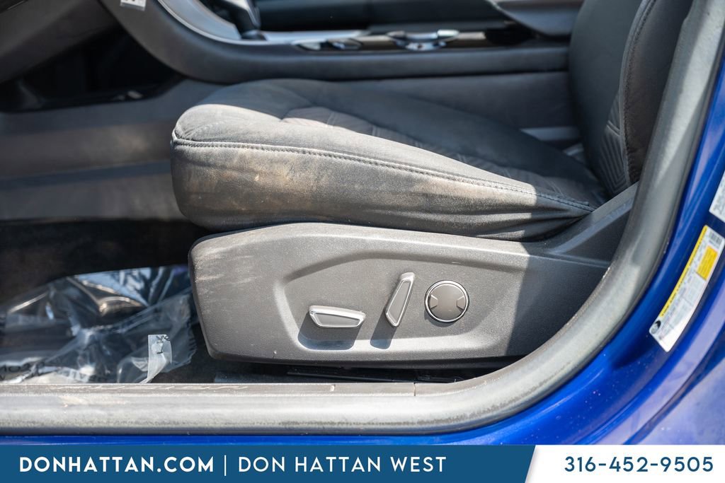 Used 2016 Ford Fusion SE FWD image 18