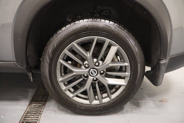 Used 2021 Nissan Rogue S image 24