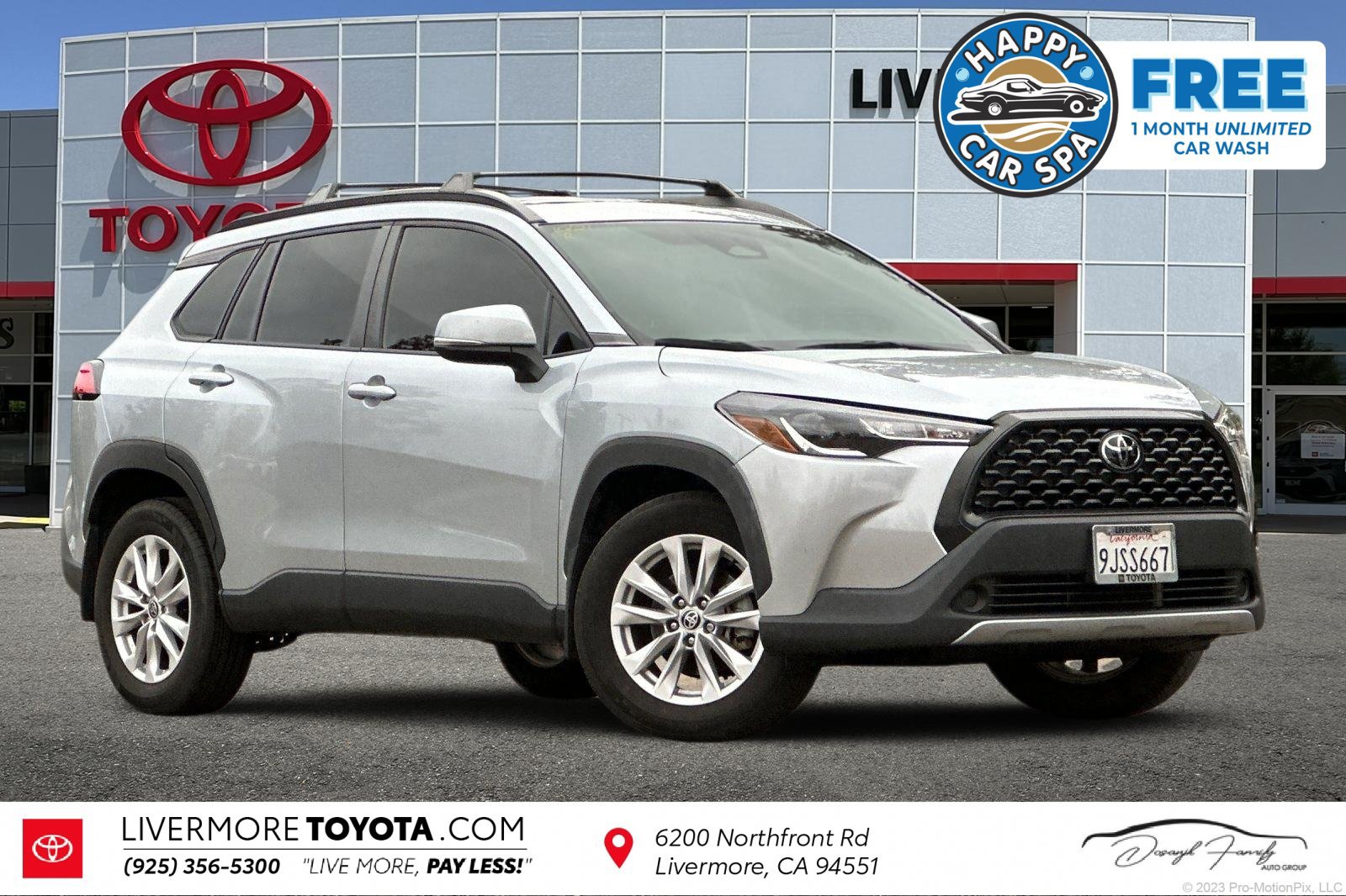 Used 2023 Toyota Corolla Cross LE w/ Moonroof Package FWD image 1