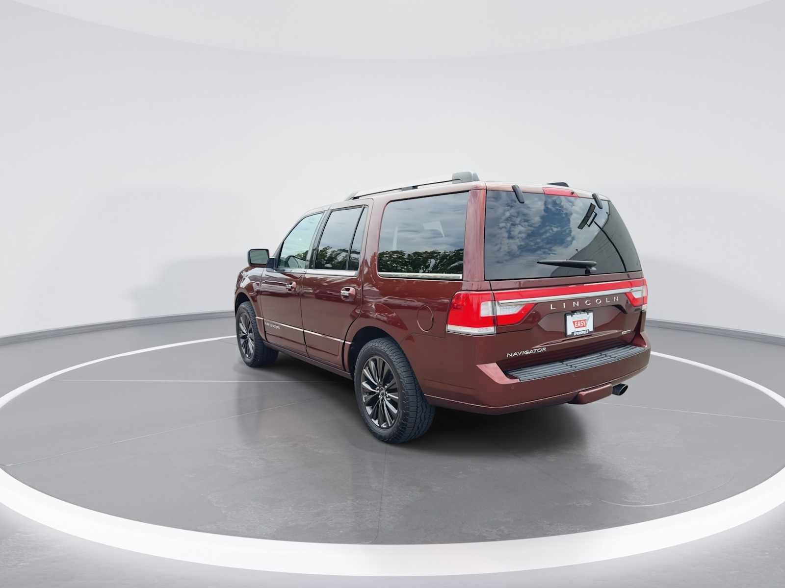 Used 2015 Lincoln Navigator 4WD image 6