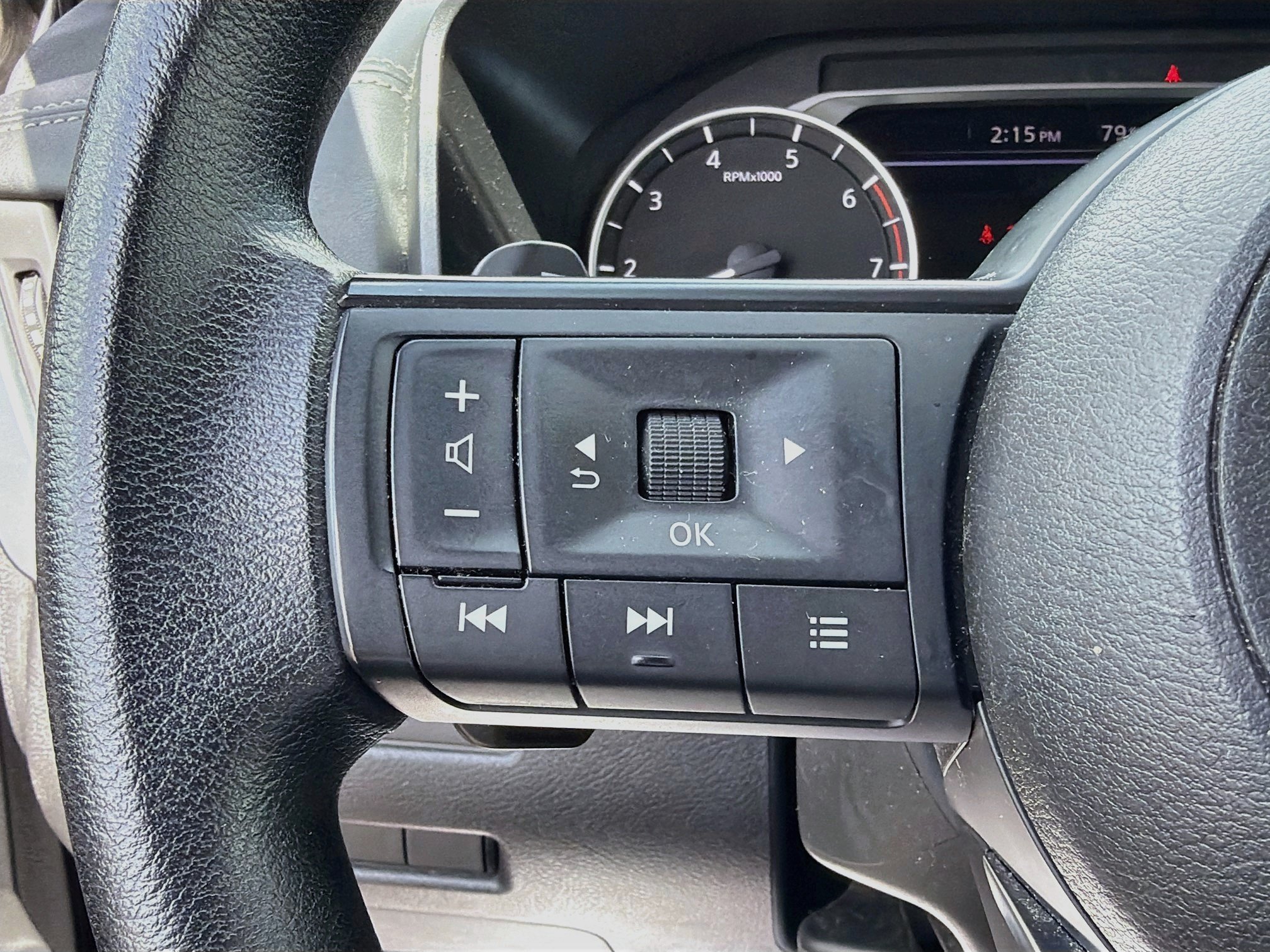 Used 2024 Nissan Rogue S AWD/4WD image 36