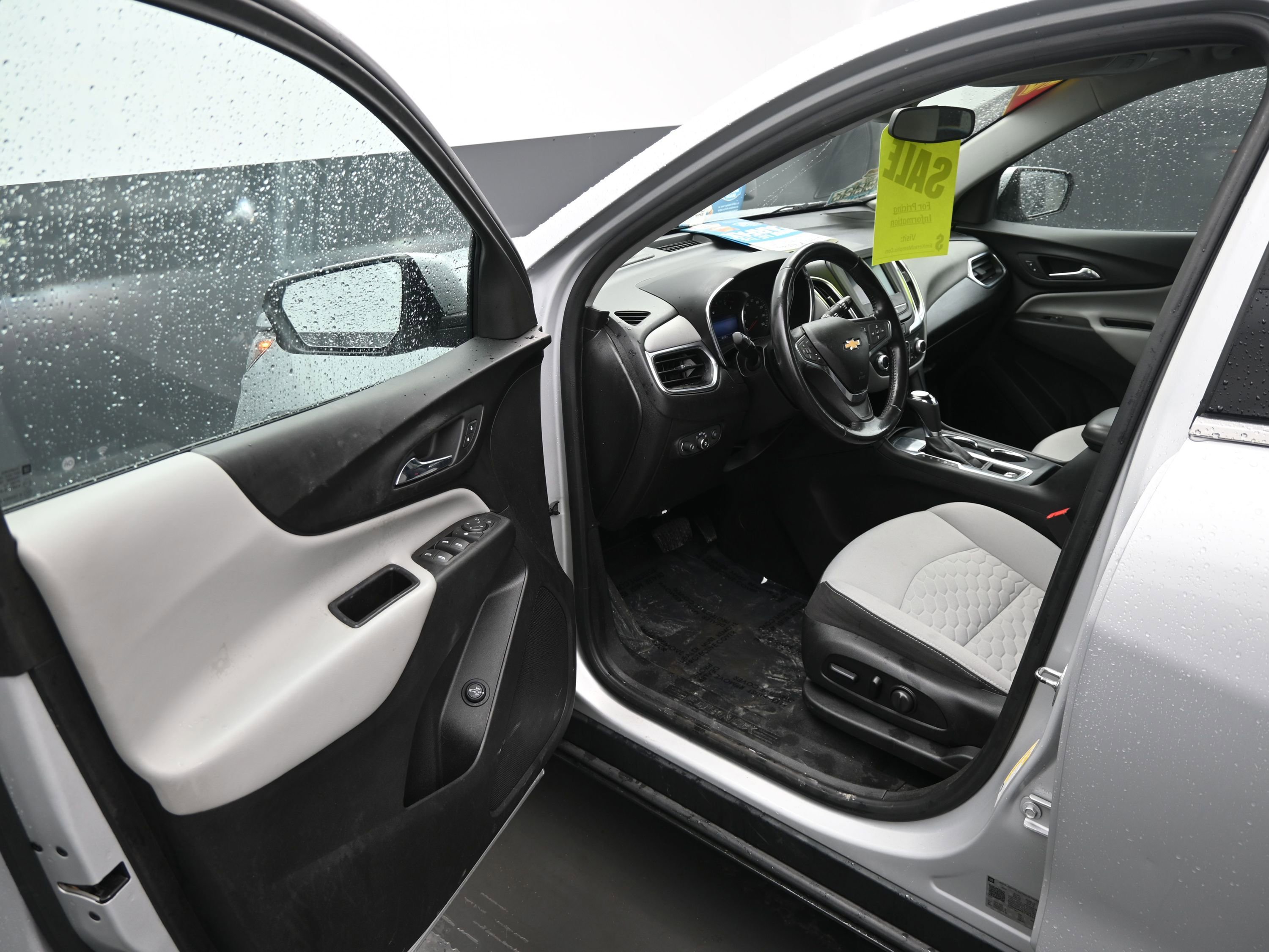 Used 2020 Chevrolet Equinox LT image 17